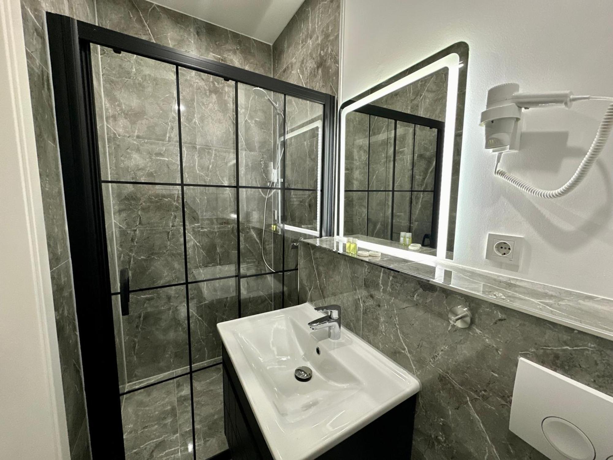 Durmaz Hotel Hanovre Extérieur photo