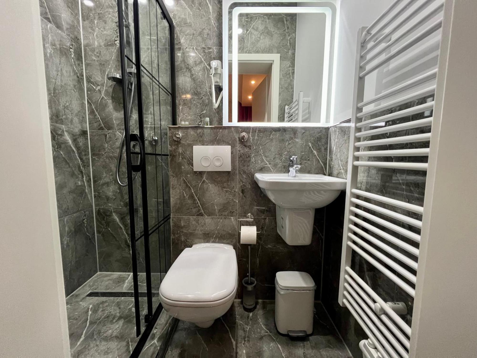 Durmaz Hotel Hanovre Extérieur photo