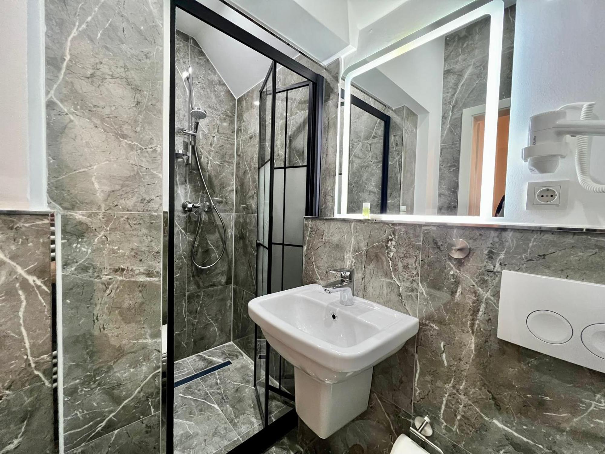 Durmaz Hotel Hanovre Extérieur photo
